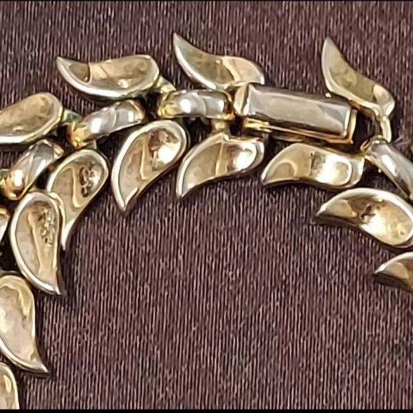 RARE VINTAGE SIGNED TRIFARI PAT PEND GOLD TONE 7 1/8" BRACELET EXCELLENT 1950 - Picture 5 of 8